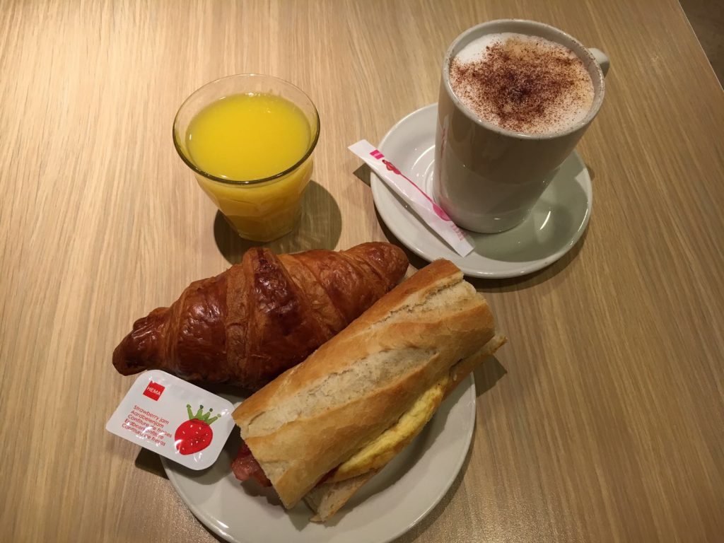 Hema 2 euro breakfast.